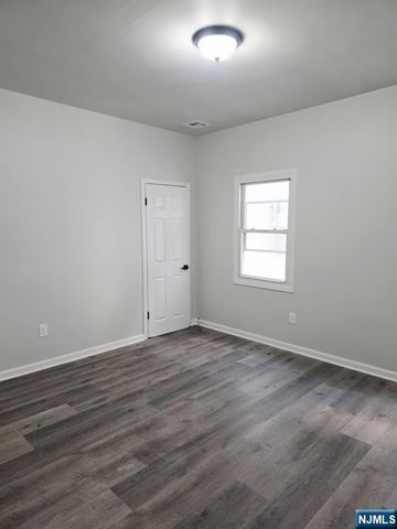 756-758 10th Street, Newark, NJ 07108