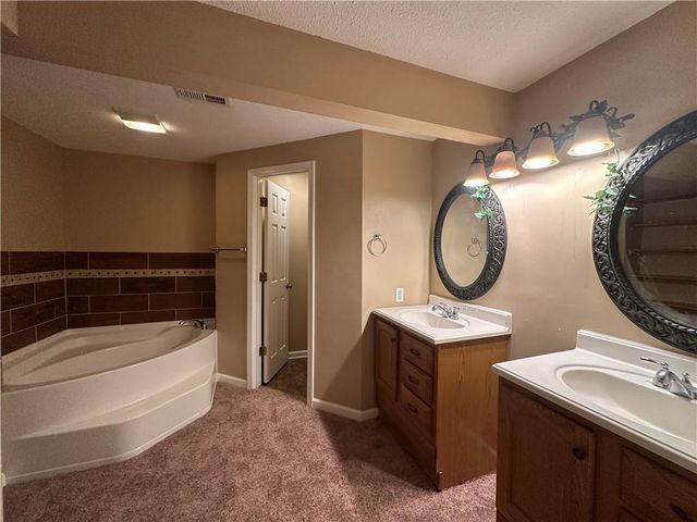 1103 SW Stonecreek Drive, Blue Springs, MO 64015