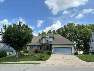 1103 SW Stonecreek Drive, Blue Springs, MO 64015