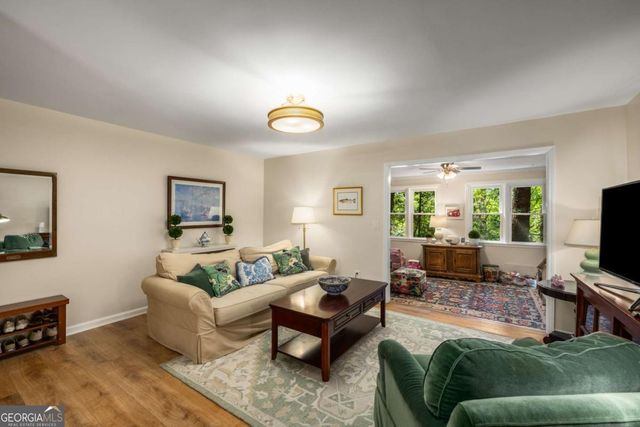 183 Triumph Drive NW, Atlanta, GA 30327