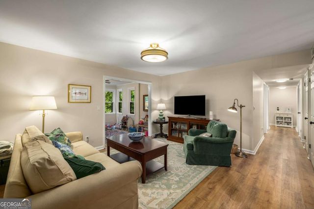 183 Triumph Drive NW, Atlanta, GA 30327