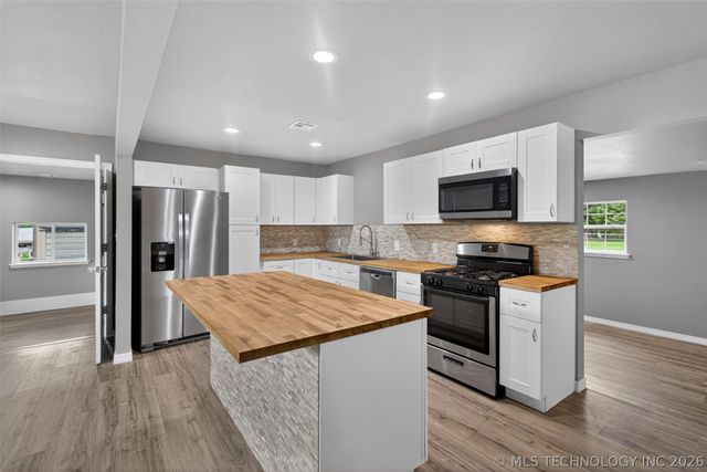 703 N Saltwell Street, Salina, OK 74365