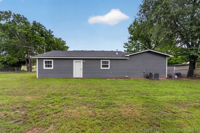 703 N Saltwell Street, Salina, OK 74365