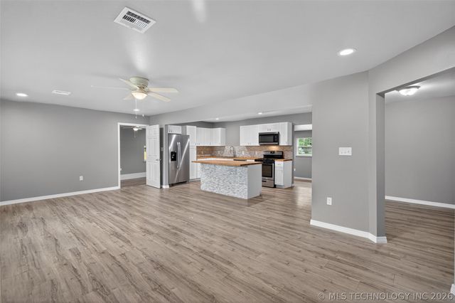 703 N Saltwell Street, Salina, OK 74365