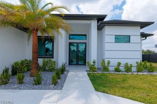 2716 NW 4th PL, Cape Coral, FL 33993