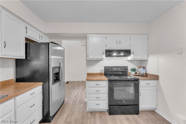 891 Pepperwood Drive, Brunswick, OH 44212
