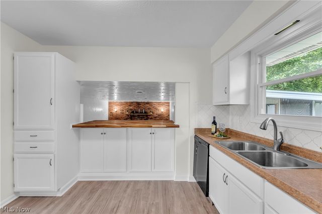 891 Pepperwood Drive, Brunswick, OH 44212