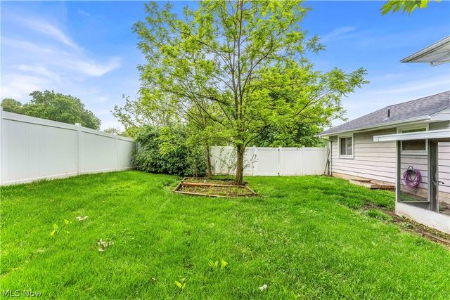 891 Pepperwood Drive, Brunswick, OH 44212