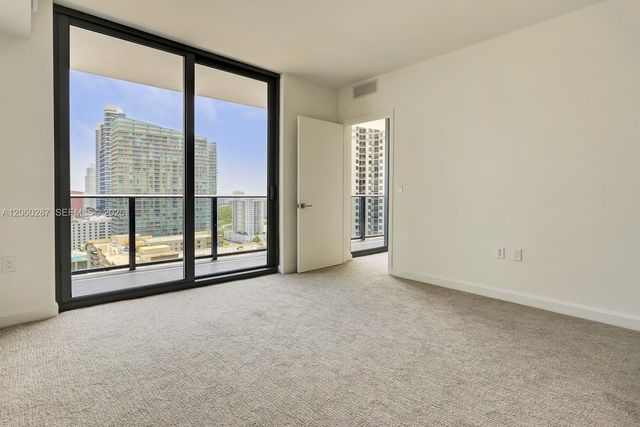 45 SW 9th St 1806, Miami, FL 33130
