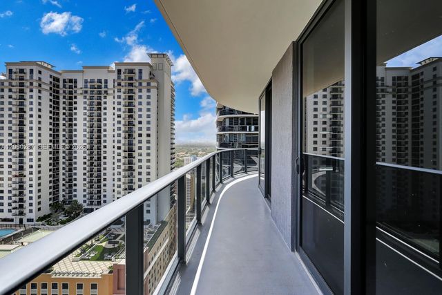 45 SW 9th St 1806, Miami, FL 33130