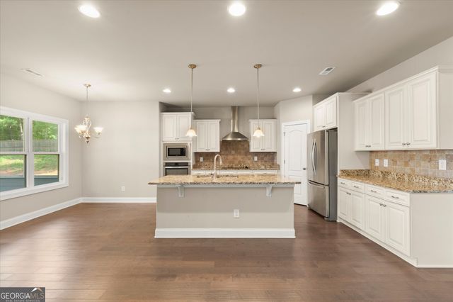 102 Gracie Gardens Court, Newnan, GA 30263