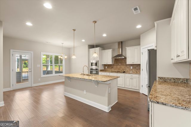 102 Gracie Gardens Court, Newnan, GA 30263