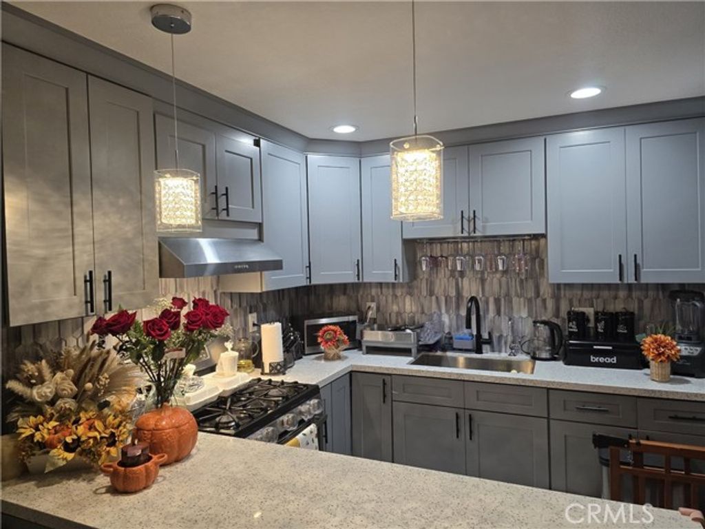 5557 Olive, Long Beach, CA 90805