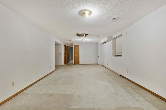 1822 S Mars, Wichita, KS 67209