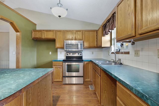 1822 S Mars, Wichita, KS 67209