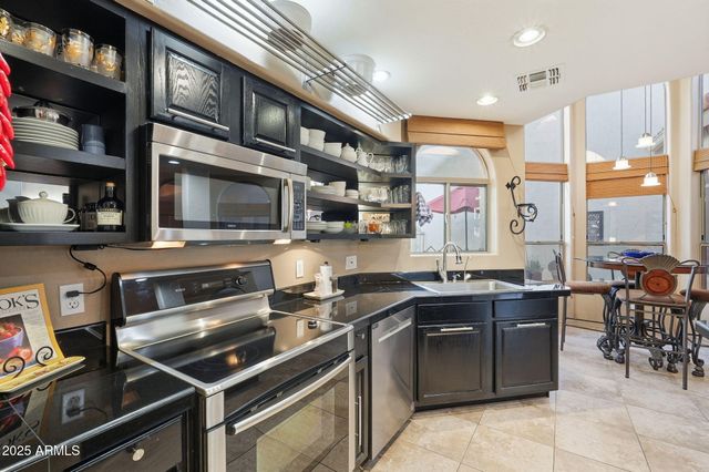 8762 E Sandtrap Court, Gold Canyon, AZ 85118