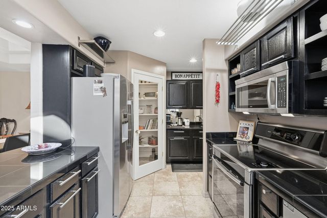 8762 E Sandtrap Court, Gold Canyon, AZ 85118