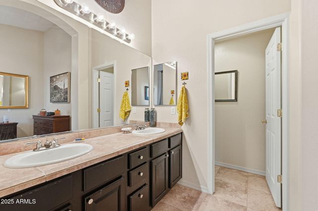 8762 E Sandtrap Court, Gold Canyon, AZ 85118