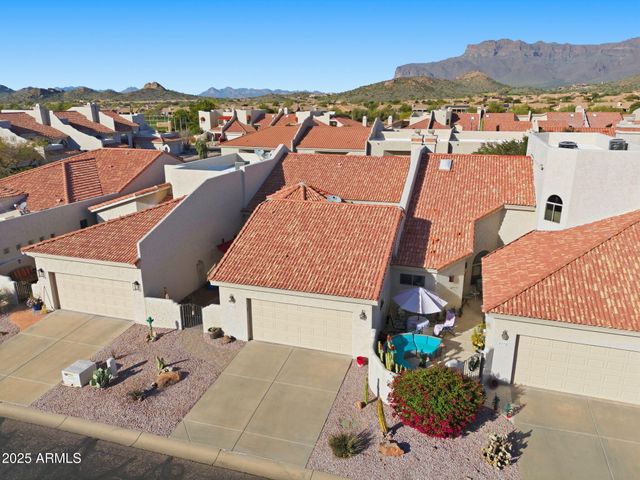 8762 E Sandtrap Court, Gold Canyon, AZ 85118