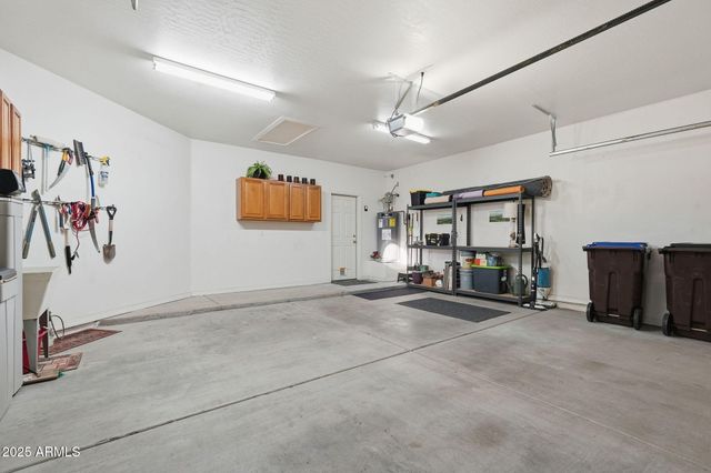 8762 E Sandtrap Court, Gold Canyon, AZ 85118