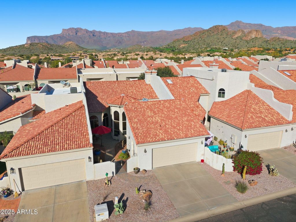 8762 E Sandtrap Court, Gold Canyon, AZ 85118