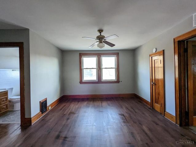 64 E Mitchell Avenue, St Bernard, OH 45217