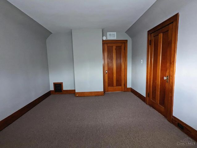 64 E Mitchell Avenue, St Bernard, OH 45217