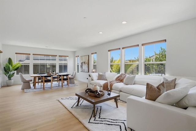 1124 Camino Levante, Chula Vista, CA 91913