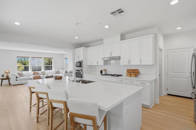 1124 Camino Levante, Chula Vista, CA 91913