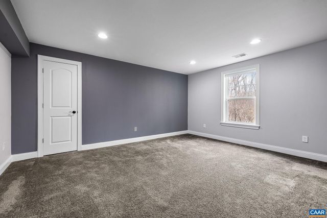 186 BLACKBERRY PL, Zion Crossroads, VA 22942