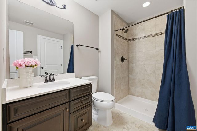 186 BLACKBERRY PL, Zion Crossroads, VA 22942