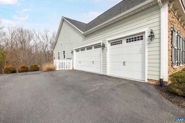 186 BLACKBERRY PL, Zion Crossroads, VA 22942