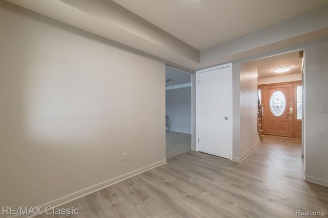 1587 Three Lakes Drive, Troy, MI 48085