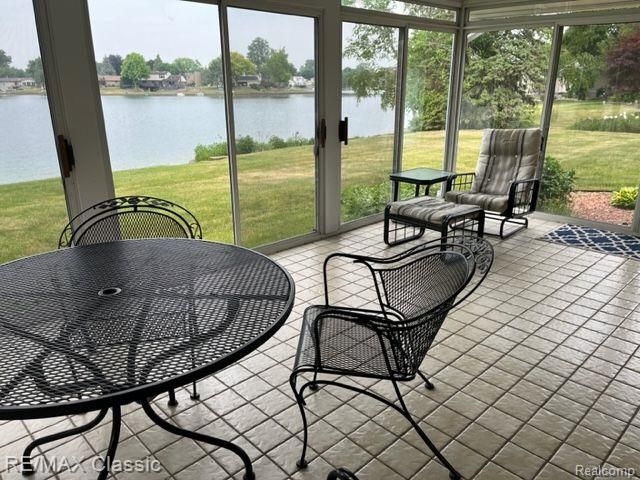 1587 Three Lakes Drive, Troy, MI 48085