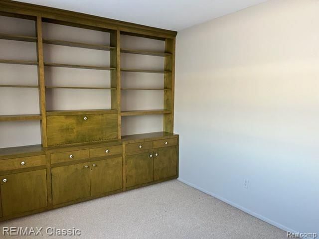 1587 Three Lakes Drive, Troy, MI 48085