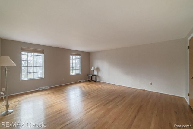 1587 Three Lakes Drive, Troy, MI 48085