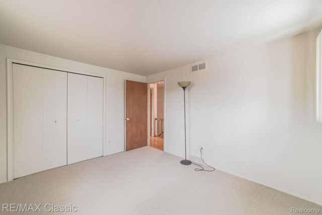 1587 Three Lakes Drive, Troy, MI 48085