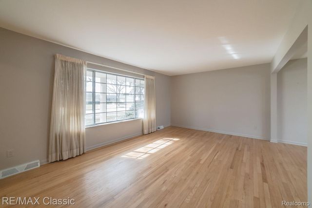 1587 Three Lakes Drive, Troy, MI 48085