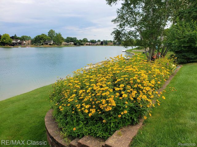 1587 Three Lakes Drive, Troy, MI 48085