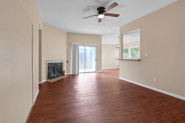 7823 Eastern Bluebird Drive, Humble, TX 77396
