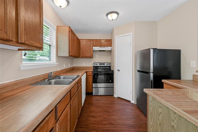 7823 Eastern Bluebird Drive, Humble, TX 77396