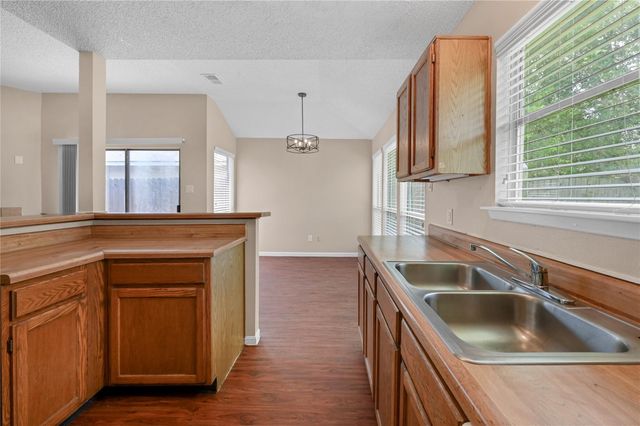 7823 Eastern Bluebird Drive, Humble, TX 77396