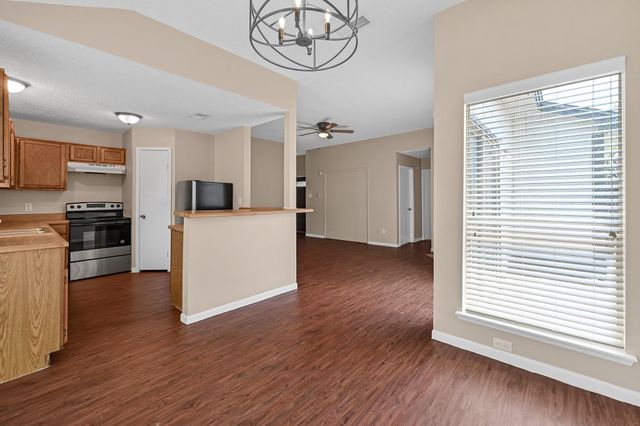 7823 Eastern Bluebird Drive, Humble, TX 77396
