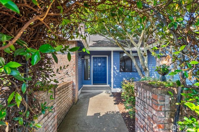 3902 Larchmont Avenue NE, Tacoma, WA 98422