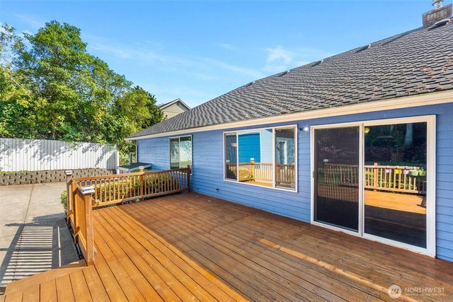3902 Larchmont Avenue NE, Tacoma, WA 98422