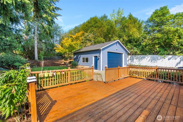 3902 Larchmont Avenue NE, Tacoma, WA 98422