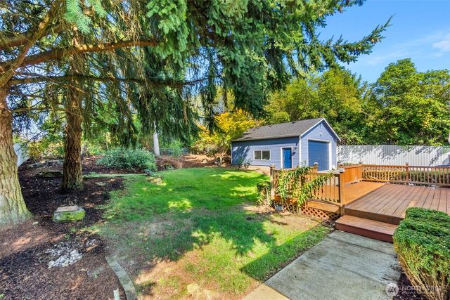 3902 Larchmont Avenue NE, Tacoma, WA 98422