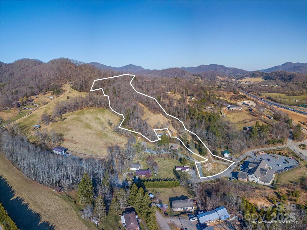 74 Buckeye Cove Road, Canton, NC 28716