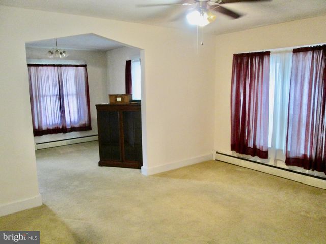 2248 READING AVE, Reading, PA 19609