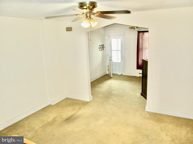 2248 READING AVE, Reading, PA 19609